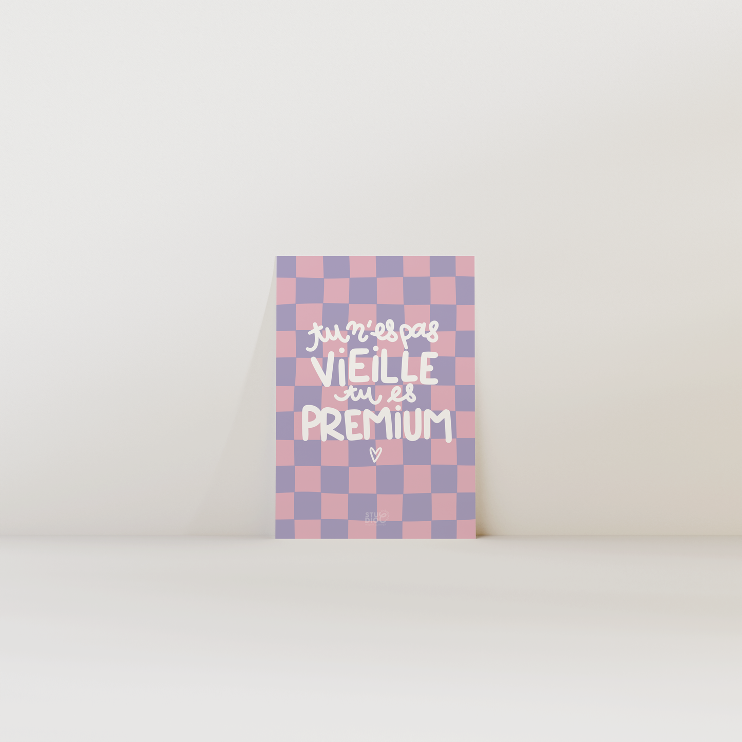 Tu n'es pas vieille, tu es PREMIUM - Carte postale